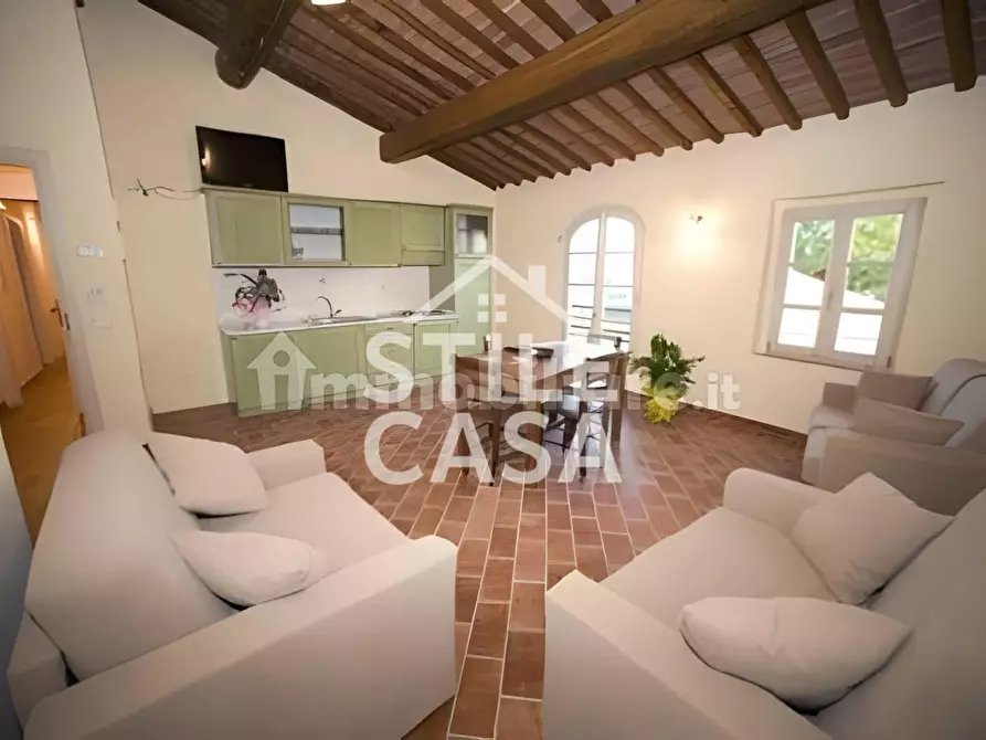 Immagine 11 di Casa colonica in vendita  a Altopascio