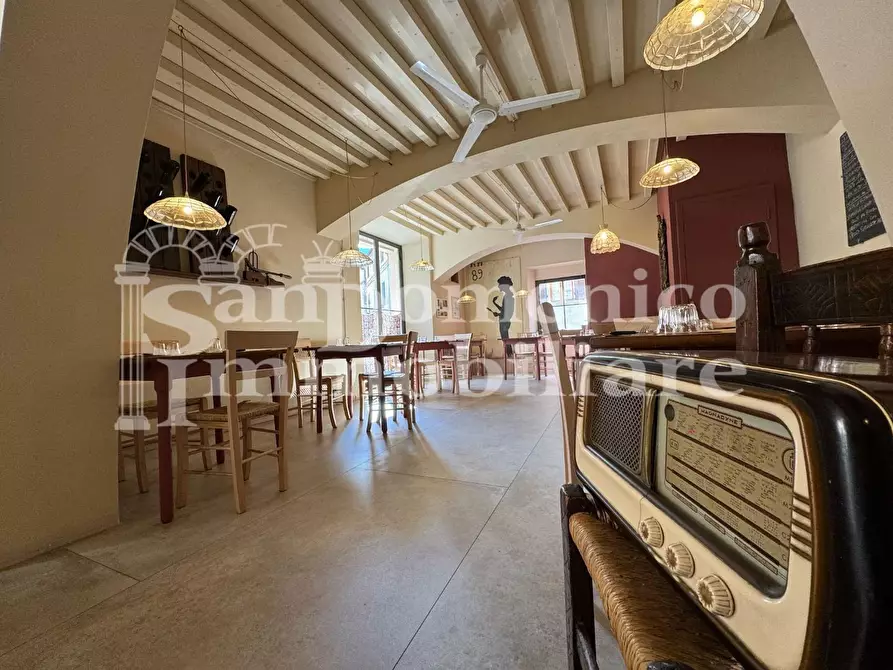 Immagine 43 di Bar / Ristorante in vendita  a Calci