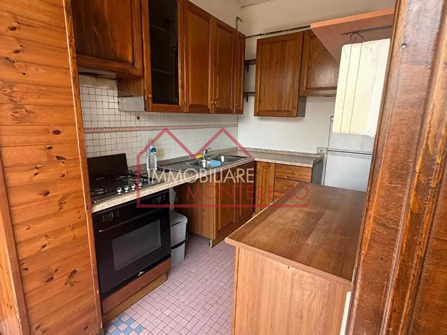 Immagine 2 di Appartamento in vendita  a Camaiore