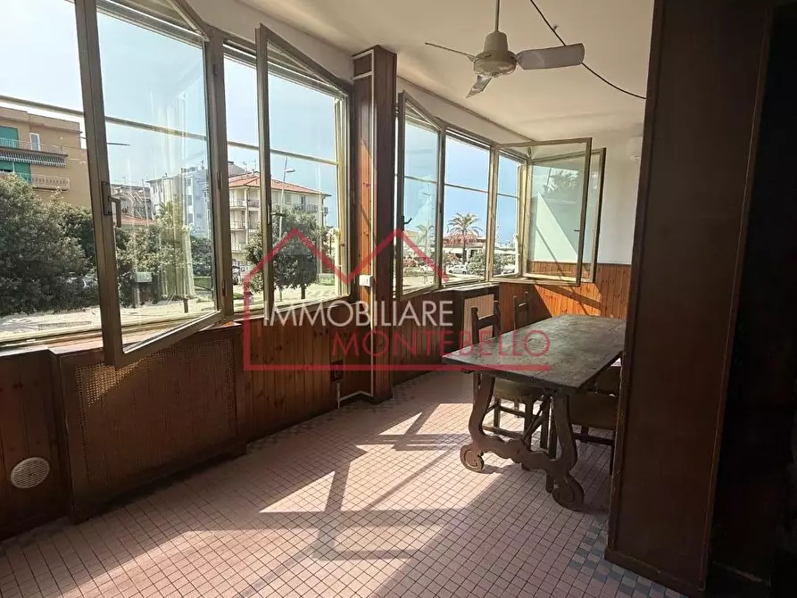 Immagine 7 di Appartamento in vendita  a Camaiore