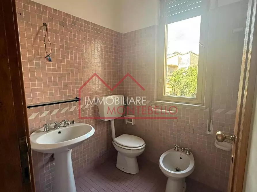 Immagine 12 di Appartamento in vendita  a Camaiore