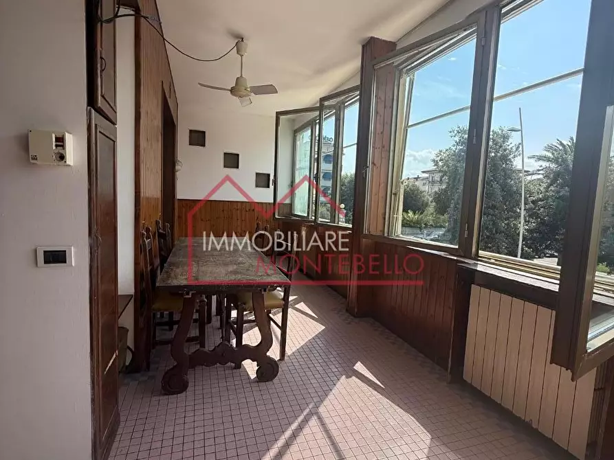 Immagine 3 di Appartamento in vendita  a Camaiore