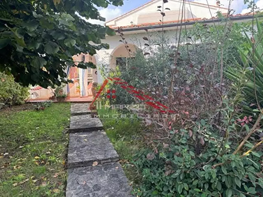 Immagine 27 di Villa in vendita  a San Giuliano Terme