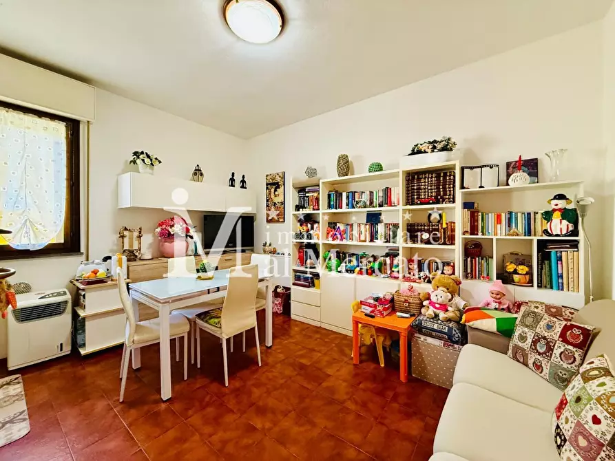 Immagine 9 di Appartamento in vendita  a Viareggio