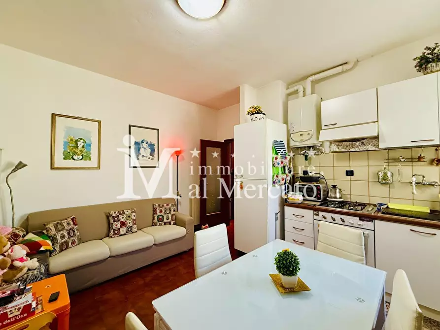 Immagine 8 di Appartamento in vendita  a Viareggio