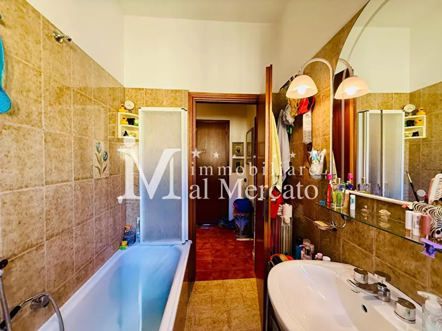 Immagine 12 di Appartamento in vendita  a Viareggio