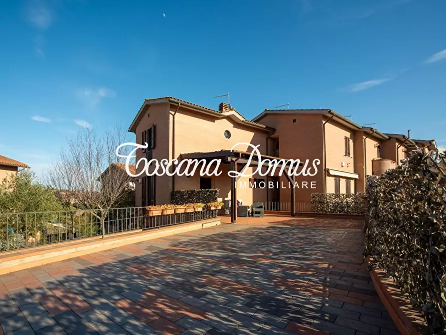 Immagine 34 di Terratetto in vendita  a Siena