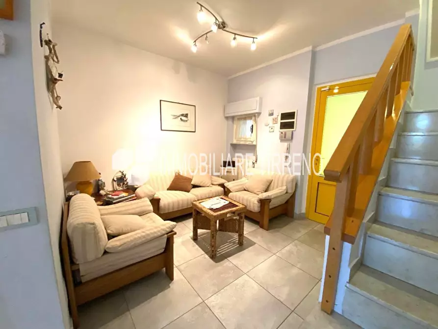 Immagine 20 di Villetta a schiera in vendita  a Massa