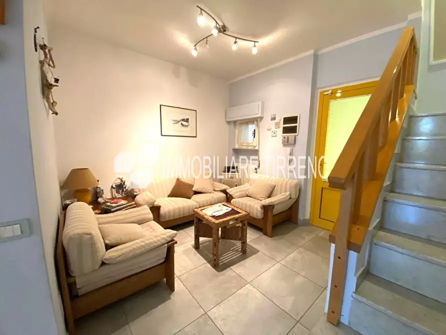 Immagine 5 di Villetta a schiera in vendita  a Massa