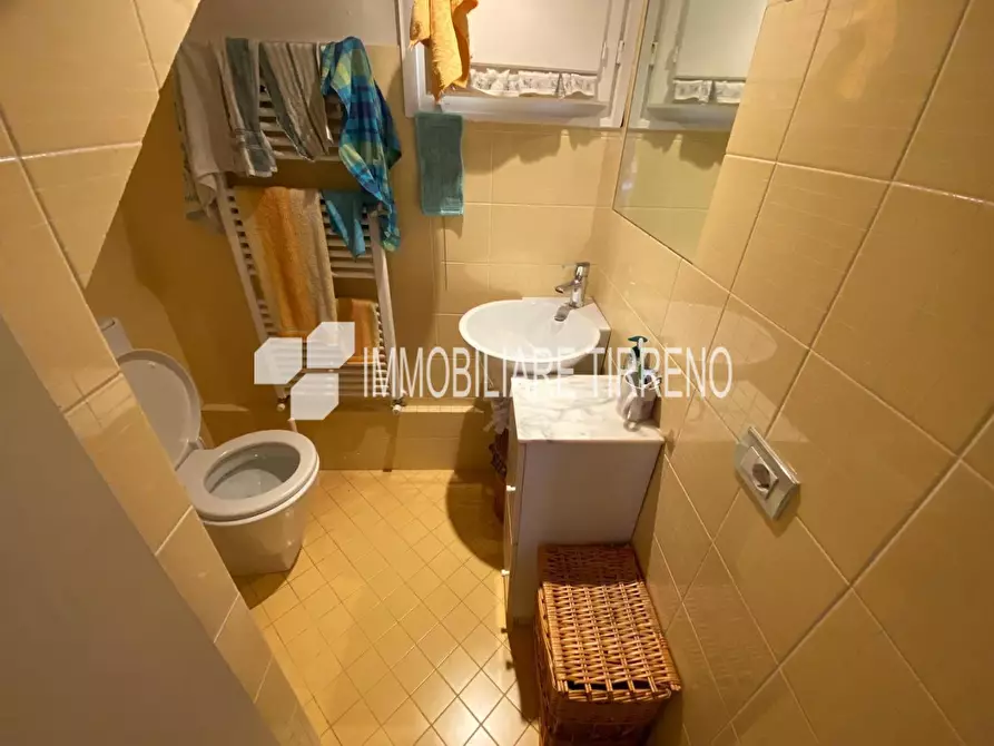 Immagine 10 di Villetta a schiera in vendita  a Massa