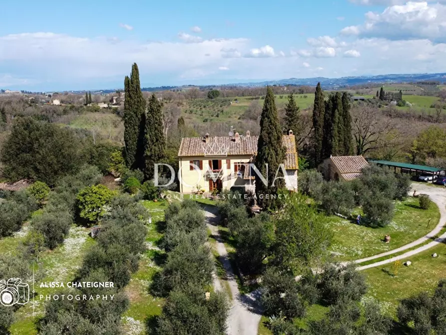 Immagine 2 di Villa in vendita  a Colle Di Val D'elsa