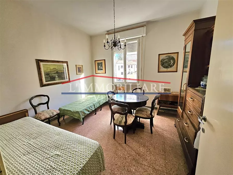 Immagine 16 di Appartamento in vendita  a Massa