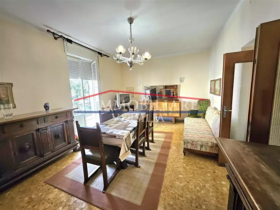 Immagine 3 di Appartamento in vendita  a Massa