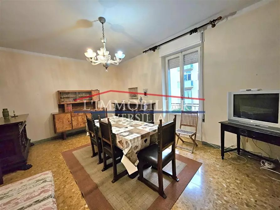 Immagine 2 di Appartamento in vendita  a Massa