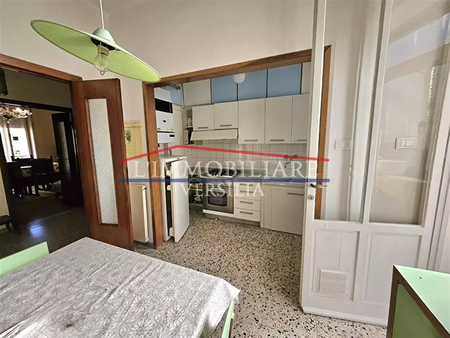 Immagine 13 di Appartamento in vendita  a Massa