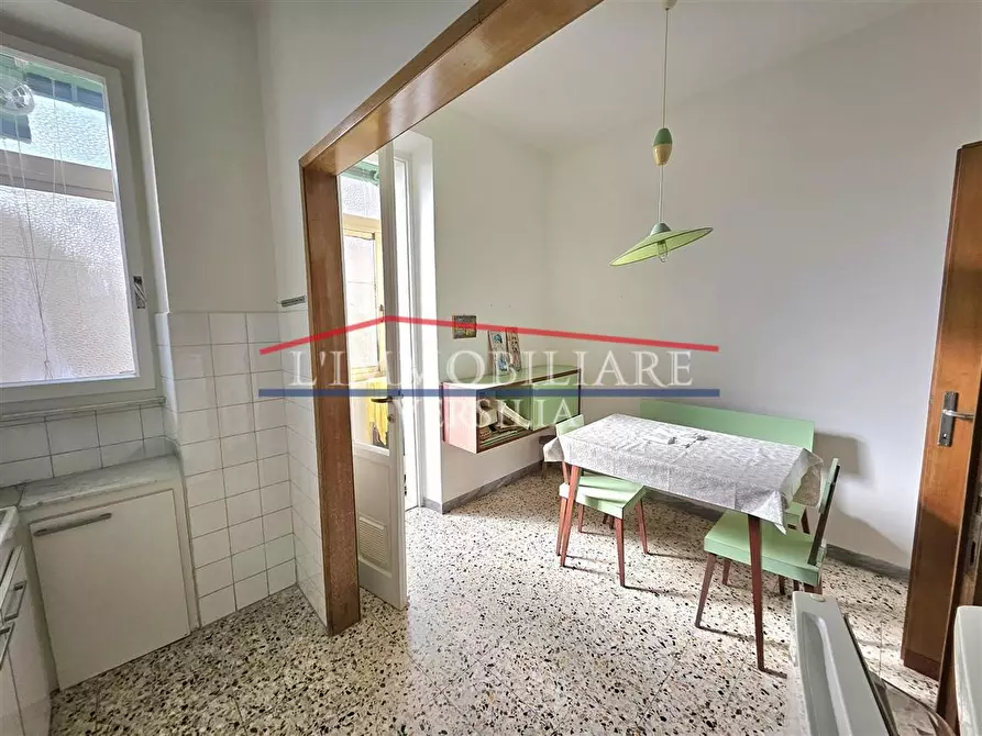 Immagine 10 di Appartamento in vendita  a Massa