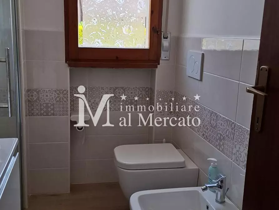 Immagine 13 di Appartamento in vendita  a Viareggio