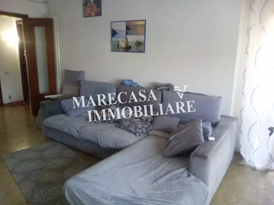 Immagine 2 di Appartamento in vendita  a Massa