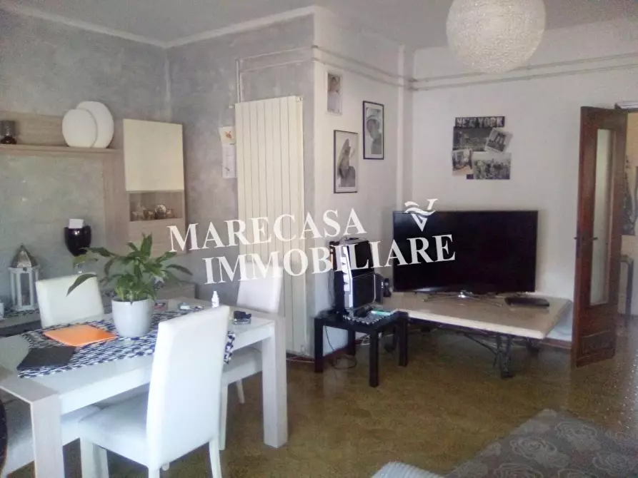 Immagine 3 di Appartamento in vendita  a Massa