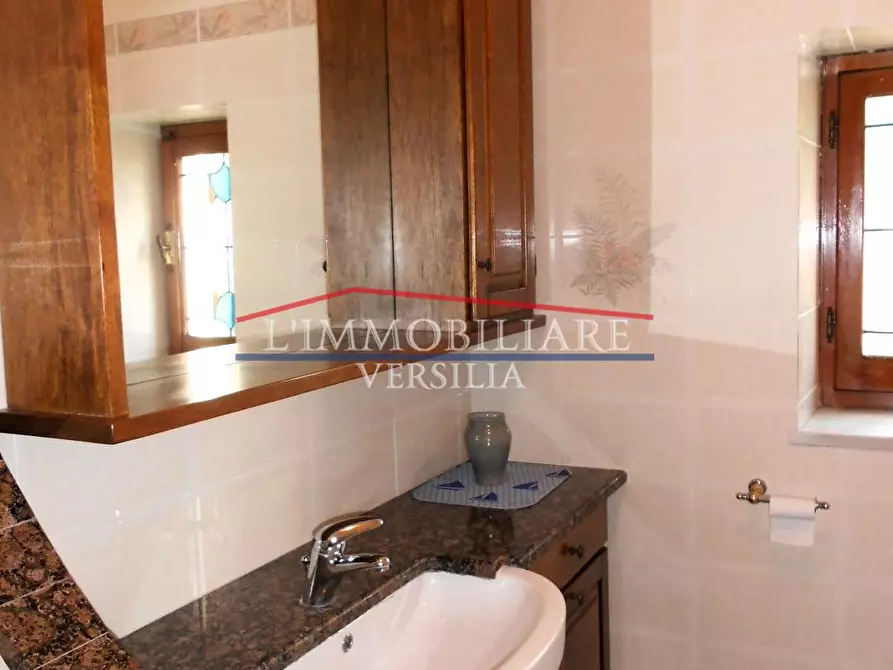 Immagine 17 di Appartamento in vendita  a Carrara