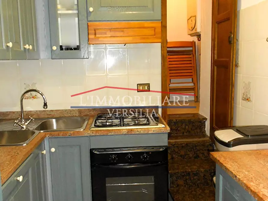 Immagine 11 di Appartamento in vendita  a Carrara