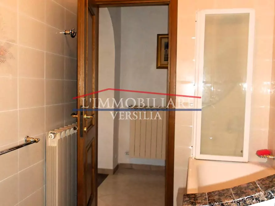 Immagine 18 di Appartamento in vendita  a Carrara