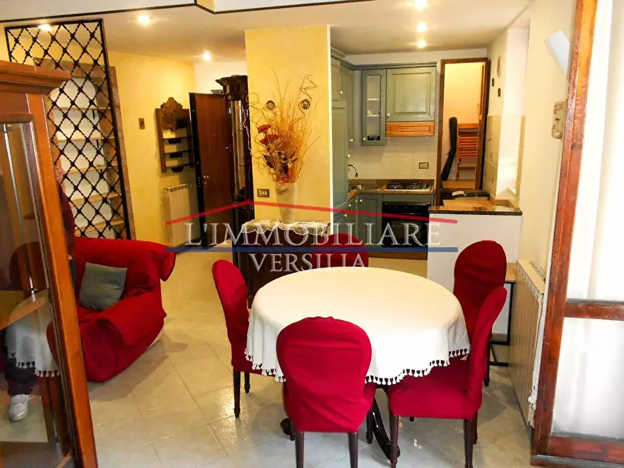 Immagine 10 di Appartamento in vendita  a Carrara