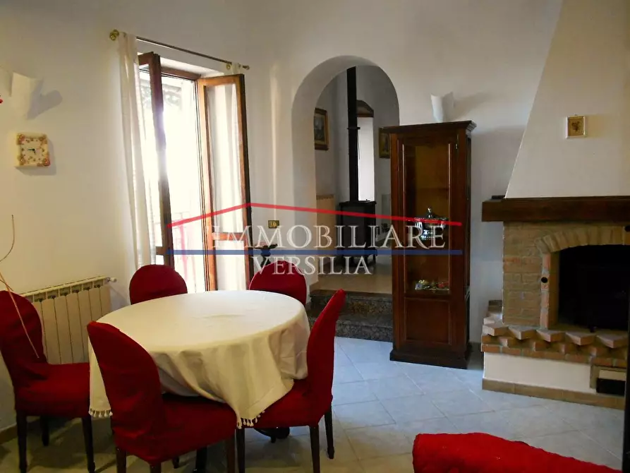 Immagine 1 di Appartamento in vendita  a Carrara