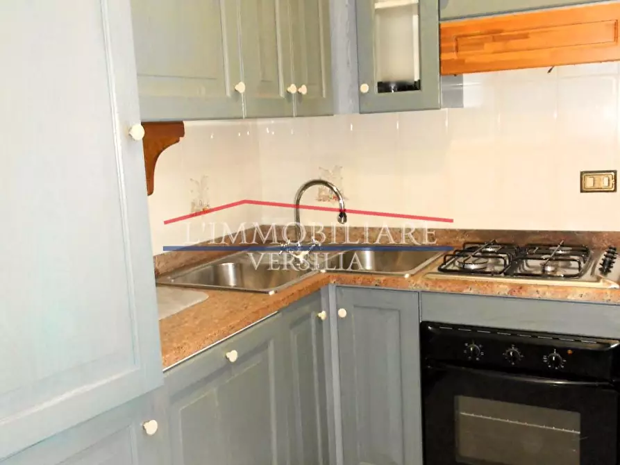 Immagine 12 di Appartamento in vendita  a Carrara