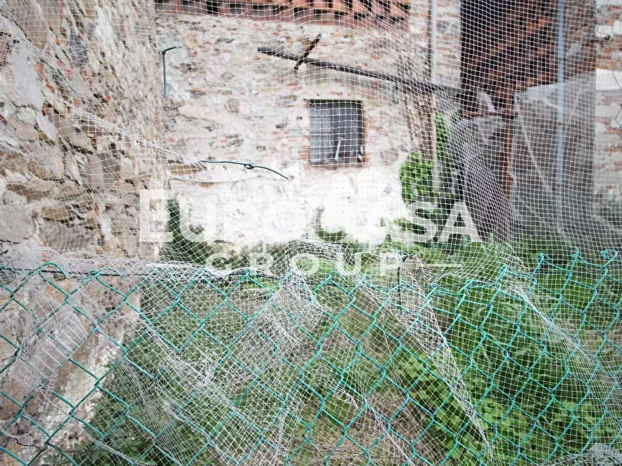 Immagine 2 di Deposito in vendita  a Lucca