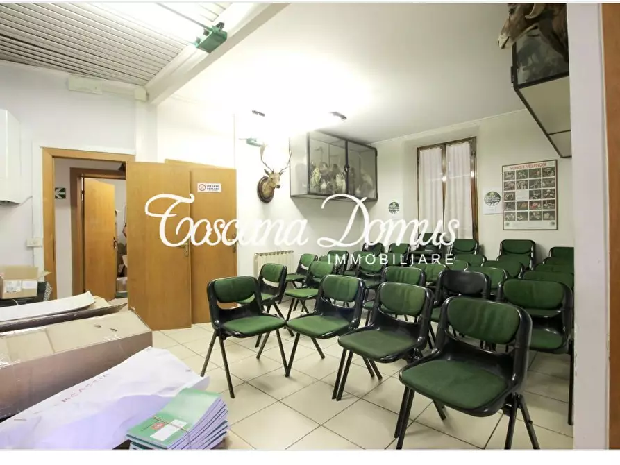 Immagine 7 di Appartamento in vendita  a Siena