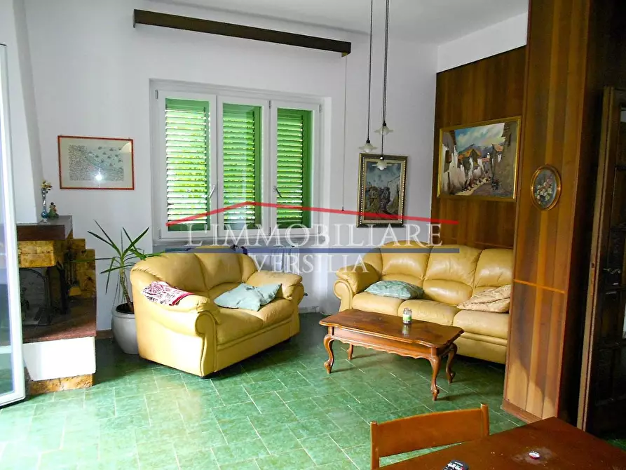 Immagine 22 di Villa in vendita  a Carrara