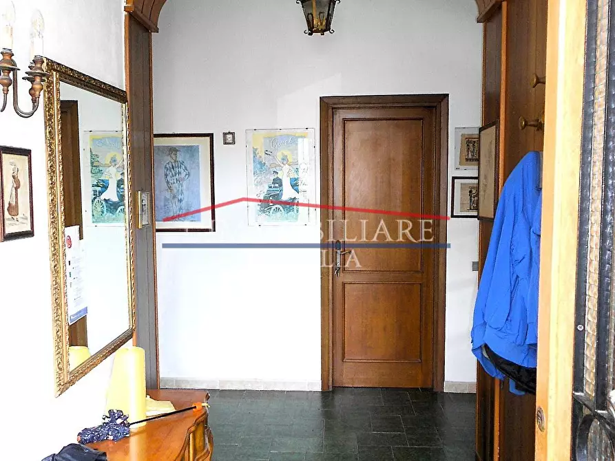 Immagine 18 di Villa in vendita  a Carrara