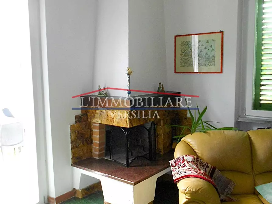 Immagine 23 di Villa in vendita  a Carrara