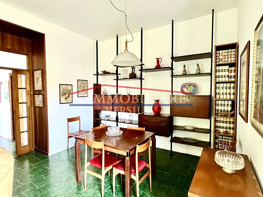 Immagine 19 di Villa in vendita  a Carrara