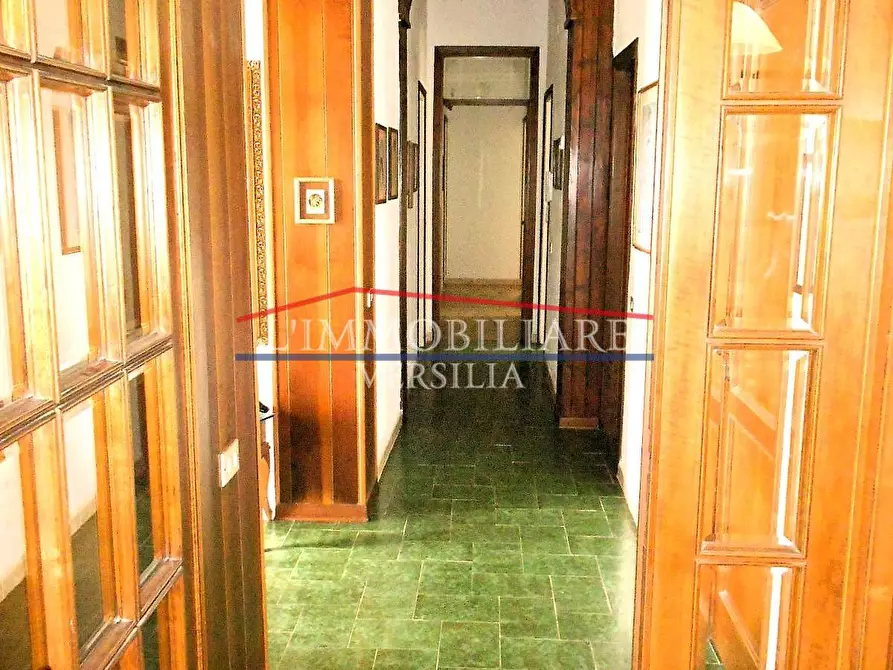 Immagine 27 di Villa in vendita  a Carrara