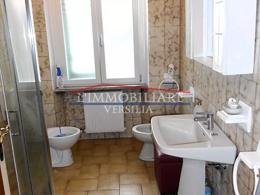 Immagine 39 di Villa in vendita  a Carrara