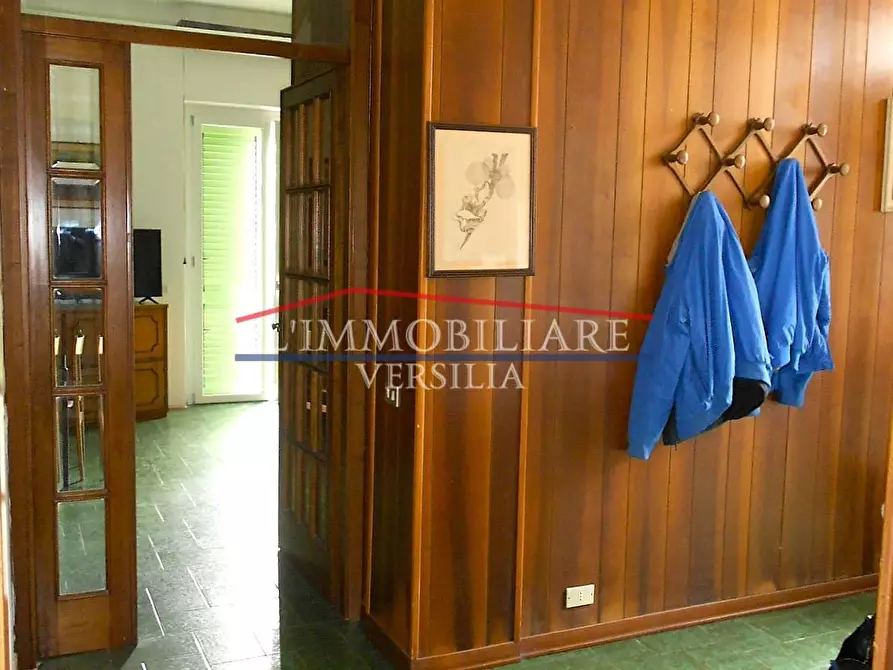 Immagine 17 di Villa in vendita  a Carrara