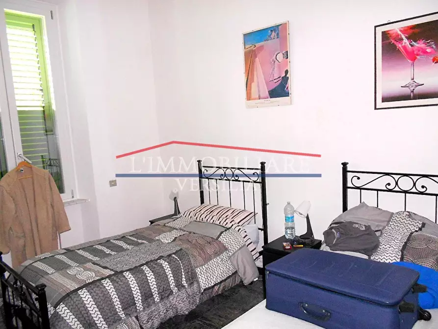 Immagine 47 di Villa in vendita  a Carrara