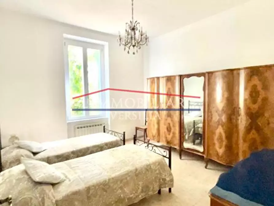 Immagine 43 di Villa in vendita  a Carrara