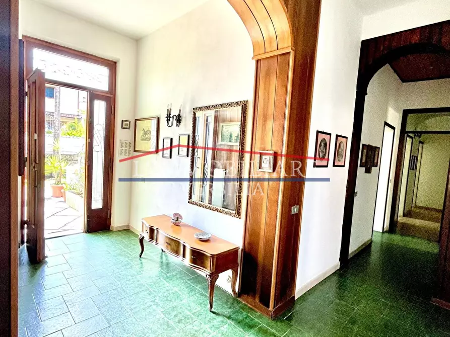 Immagine 15 di Villa in vendita  a Carrara