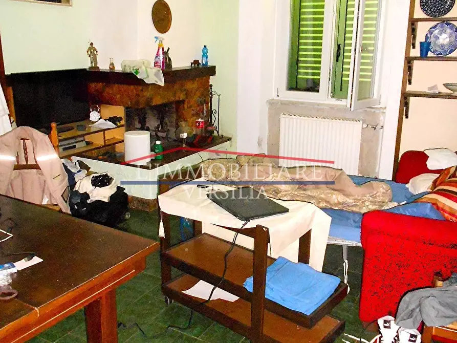 Immagine 37 di Villa in vendita  a Carrara