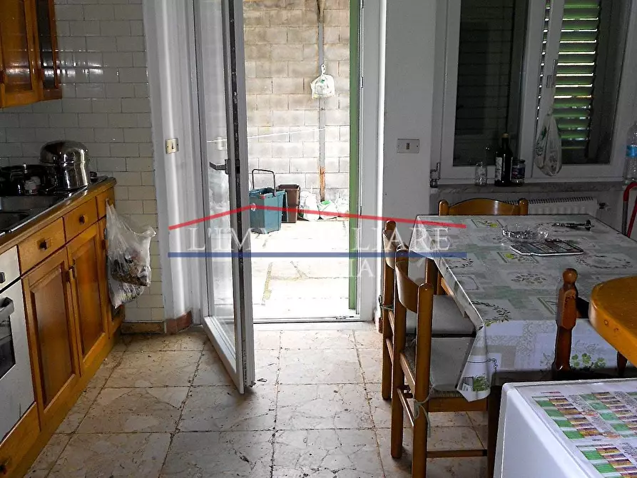 Immagine 36 di Villa in vendita  a Carrara