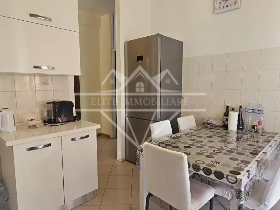 Immagine 9 di Appartamento in affitto  a Carrara