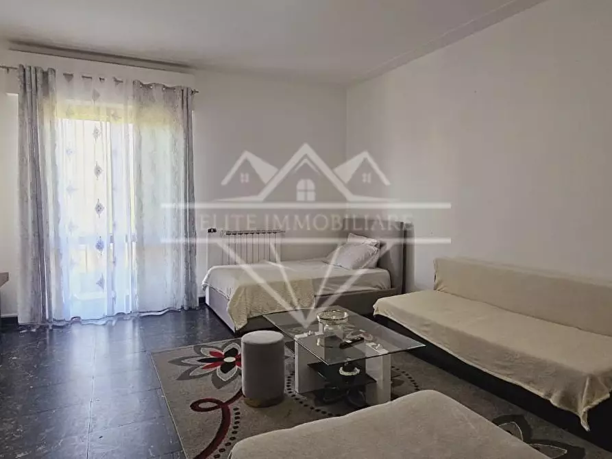 Immagine 5 di Appartamento in affitto  a Carrara