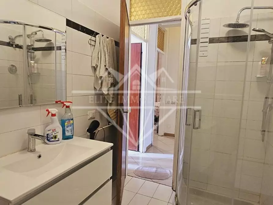 Immagine 13 di Appartamento in affitto  a Carrara