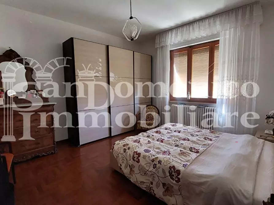 Immagine 2 di Villa in vendita  a Cascina