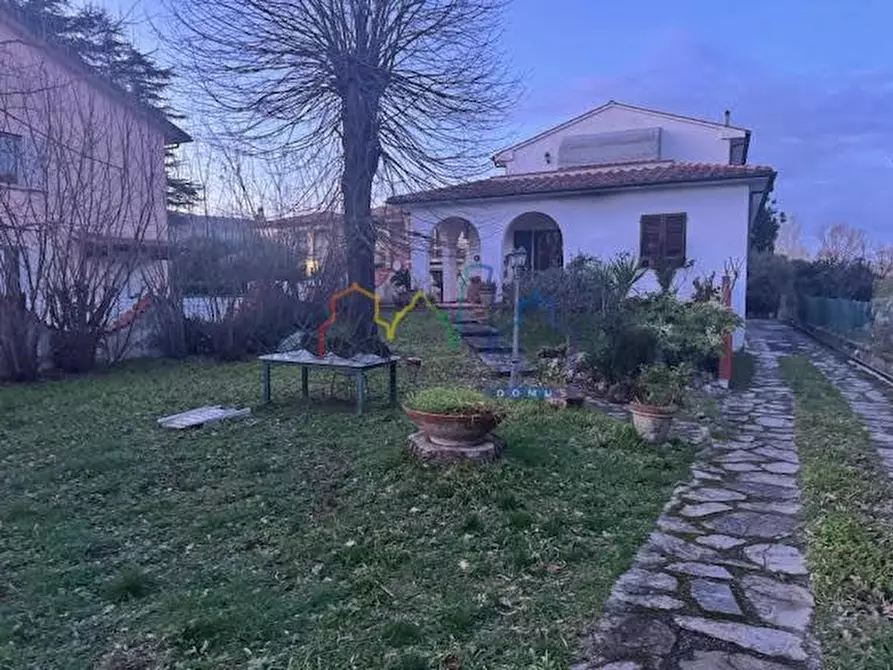 Immagine 1 di Villa in vendita  a San Giuliano Terme