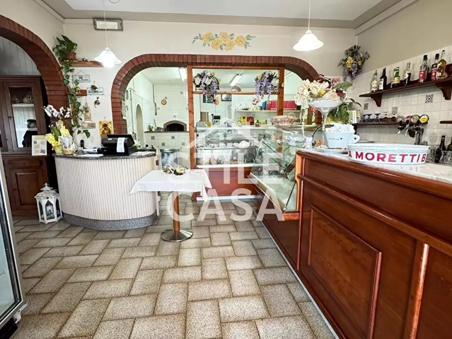 Immagine 21 di Bar / Ristorante in vendita  a Altopascio