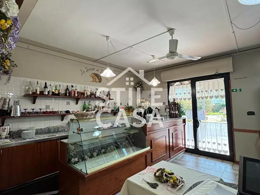 Immagine 22 di Bar / Ristorante in vendita  a Altopascio